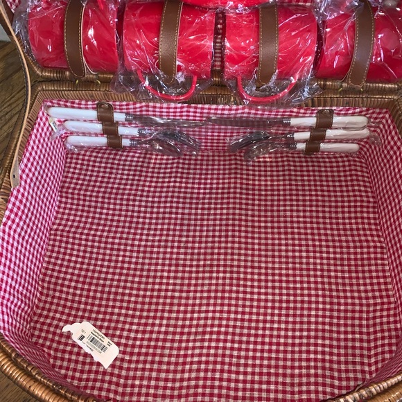 Wicker picnic basket - Picture 4 of 9